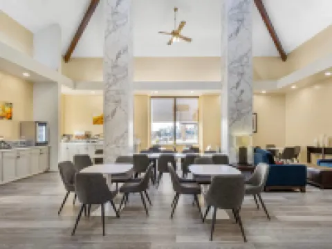 Comfort Inn & Suites Near Fallon Naval Air Station Hoteles en Fallon