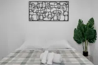 Modern Apartment Near Disneyland - Free Parking