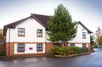 Premier Inn Manchester Airport Heald Green Các khách sạn gần The Open University