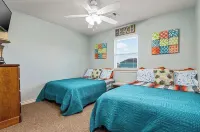 Free to Beach!! Cozy Crystal Beach Getaway – Steps from the Beach!!! 마이 해피 플레이스 RV 캠프 주변 호텔