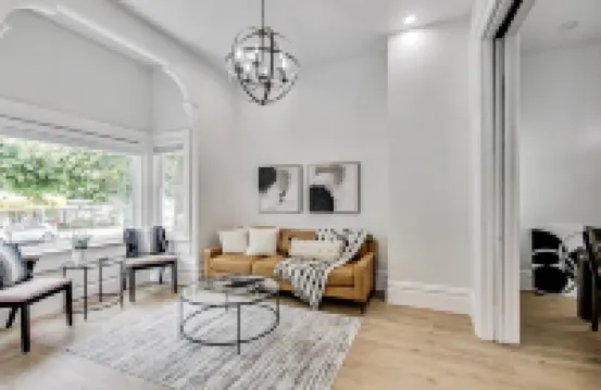 Charming Oasis with Garden Access - Stylish Retreat