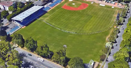 Quality Inn Downtown Inner Harbour Отели рядом с достопримечательностью «Art Gallery of Greater Victoria»