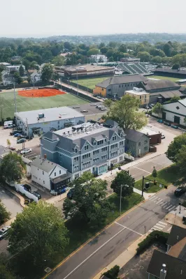 아일랜드 하우스 뉴포트  호텔