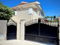 Valuable house with panoramic terrace overlooking the sea and mountains, close to the beach Hotels in La Maddalena