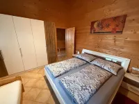 Vacation home in a quiet location with a view of Lake Millstättersee. Các khách sạn ở Gemeinde Ferndorf