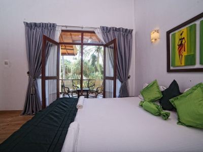 Double room on the beach with breakfast