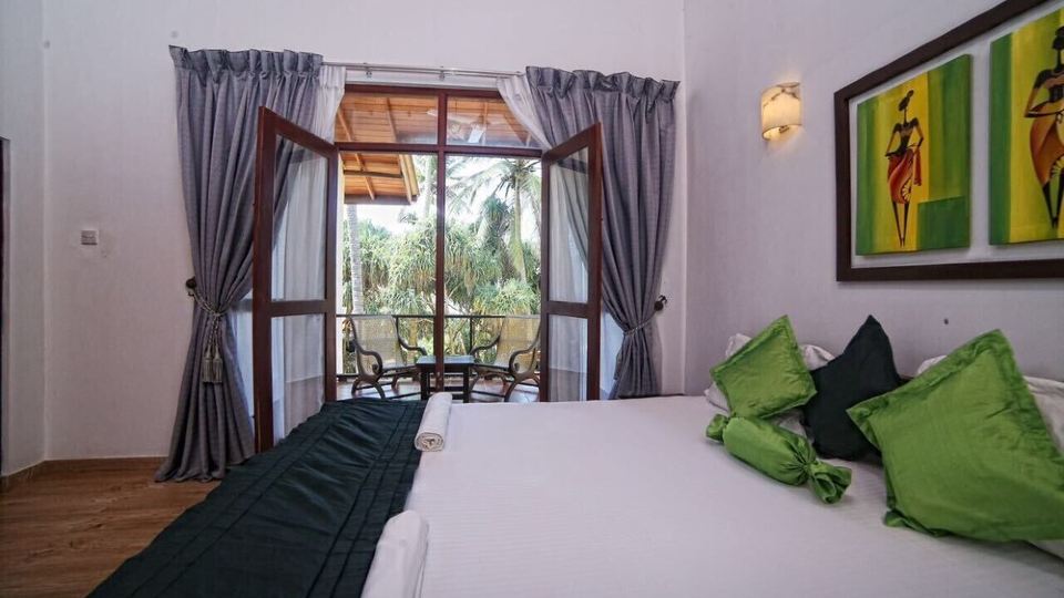 Double room on the beach with breakfast