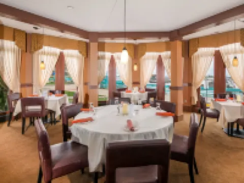 DoubleTree by Hilton Racine Harbourwalk Hotels in Racine