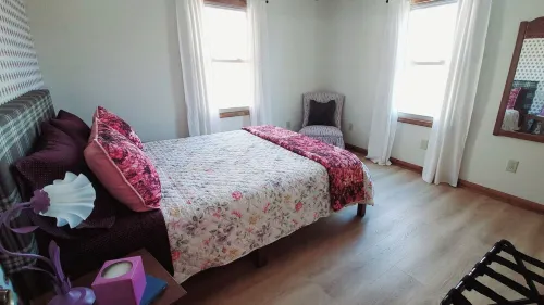 Quaint Secluded 3BR/2BA Cottage w/Fire Pit