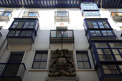 Casual Gurea Hotels near Rastro 2 de Mayo