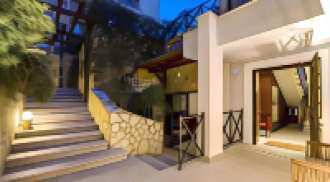 The Strand Hotel