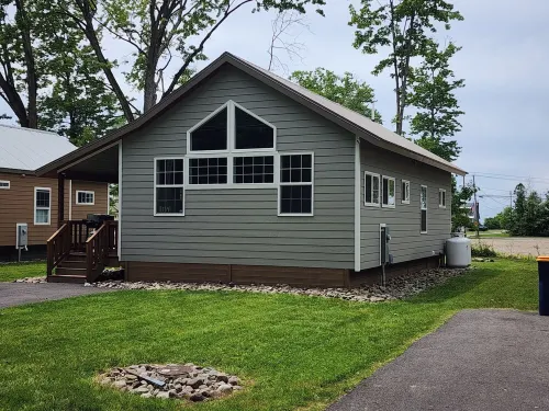 Charming 2-bedroom house in Sylvan Beach