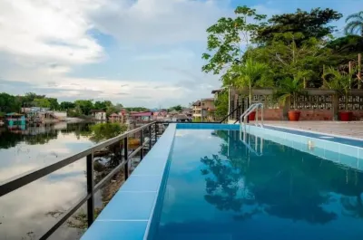 Iquitos Lodge House by the River. Enjoy the views & sound of the Amazon Hôtels à : 
