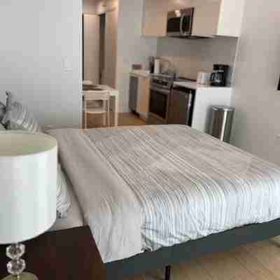 Charming Fully Furnished New Studio, Downtown Sacramento Rooms