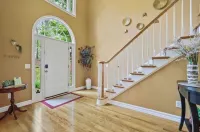 Spacious and comfy 4 Bed/3 Full Bath Canton Home!