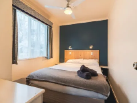 บิ๊ก4 ทัสซี เกตอะเวย์ พาร์ค อัลเวอร์สโตน โรงแรมในUlverstone