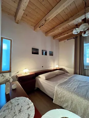 1 bedroom apartment in santa croce Hotels near Hike