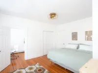 Cozy 2 bdrm Newburgh apartment with private parking Hotels in Newburgh