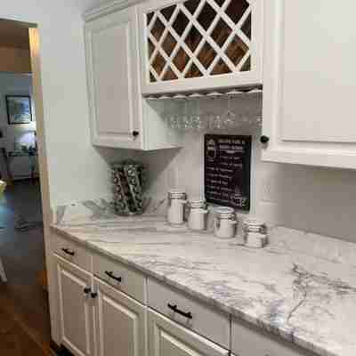 Charming 2-bedroom townhome in delightful New Bern with WiFi, AC Dining/Meeting Rooms