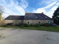 Ty Rozélie, Charmante Longère Bretonne Entre mer et Campagne Hôtels à : Rédéné