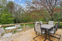 Walk to Dock Square, 1.2 Mi to Gooch's Beach, Hot Tub -- Pine Tree Place