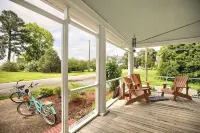 East River Views - Renovated 1905 House- 3 Bedrooms, 3.5 Baths