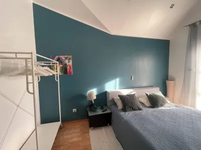 Quietly located villa with 2 apartments on the outskirts of town with private parking space Hotels near Dubovac Castle