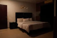 Chic And Cozy Apartment in Downtown