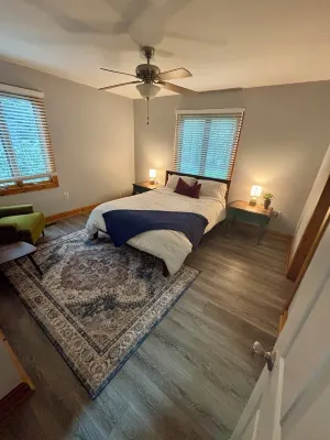 Charming 3-bedroom farm house in Strasburg with WiFi and AC Отели рядом с достопримечательностью «Mercury Paper»