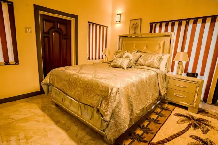 Ocho Rios/Tower Isle Queen Jacuzzi Suite w/balcony/Pool/Opt. Private Chef