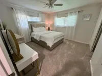 6 bd, 3 bath, Sleep 14+, AC, Very Clean, Luxury, spacious, WiFi, NO Pets