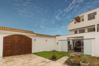 Super casa de playa con piscina y cancha fulbito Hotels in 