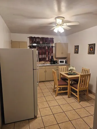 Loft 2 apartment with free cable and Wi-Fi Отели в г. Логан