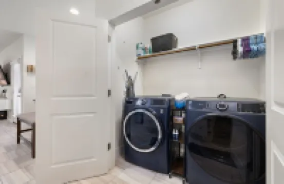 Charming 3-bedroom Townhome conveniently located in Georgetown