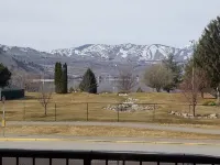 Lake View Condo across from the Public Park and Beach, Downtown Chelan! - 3 Sao