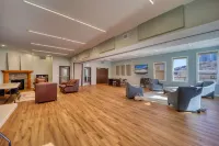 Sugar Ski in/out 1BR 1BA views/pool/sauna/hot tub