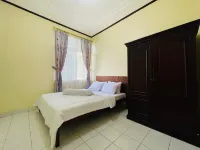 Villa PGV Lotus 2 by puncak govillas Hotel di Kadudampit