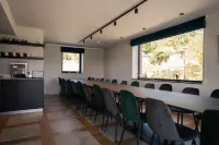 Gîte - Le Mont This upmarket space has everything to please families and friends! Hotels in Mont-Saint-Aubert