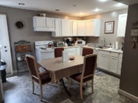3-bedroom apartment in marvelous Goshen with WiFi, AC Hotels in Goshen