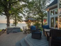 Family lake retreat w/ hot tub! Amazing sunsets!
