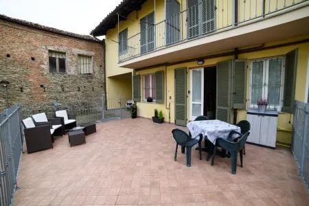 ROMANTIC APARTMENT WITH ROUND BED Отели в г. Нейве