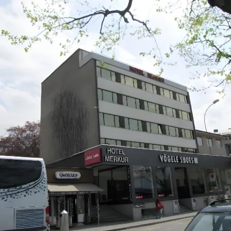 Hotel Merkur - West Station