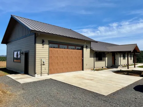 The Silver Ridge House Near Silver Falls State Park
