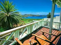 Peaceful 1 bedroom cottage with ocean views Hotels in Piccadilly