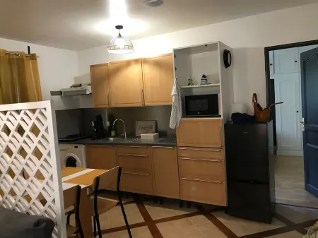 Beau Appartement Calme et Ensoleillé Parisdisney Отели рядом со станцией Noisy Mont D'est railway station