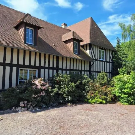 Lovely Traditional Manor new 2025 Pool (Group Up to 26x)