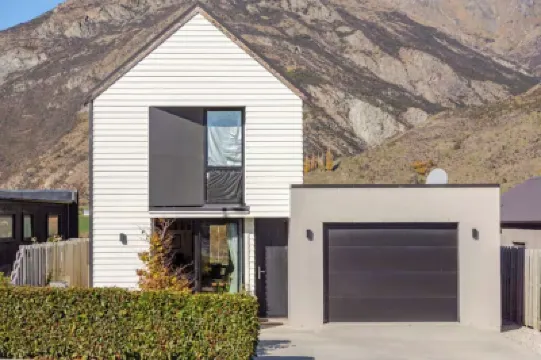 Charming Retreat – Breathtaking Mountain Views Hotels near Amisfield Restaurant and Cellar Door