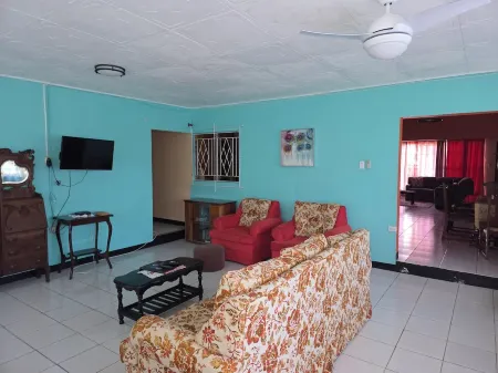 Chateau Yellow on Wint Close