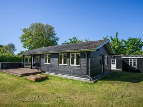 "Gunhil" - 200m from the Sea