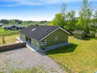 "Henninge" - 300m from the Sea